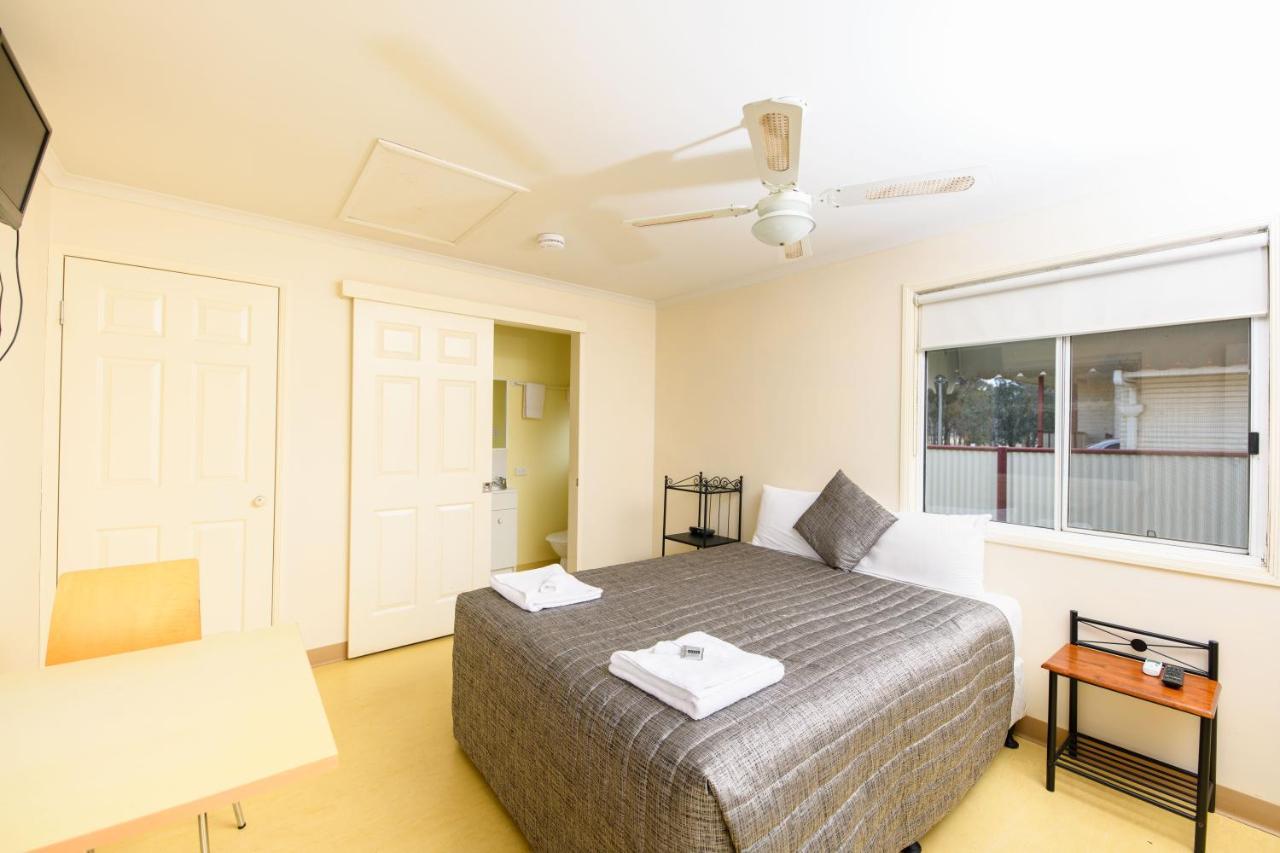 Motel Holliday Kingaroy Exterior foto